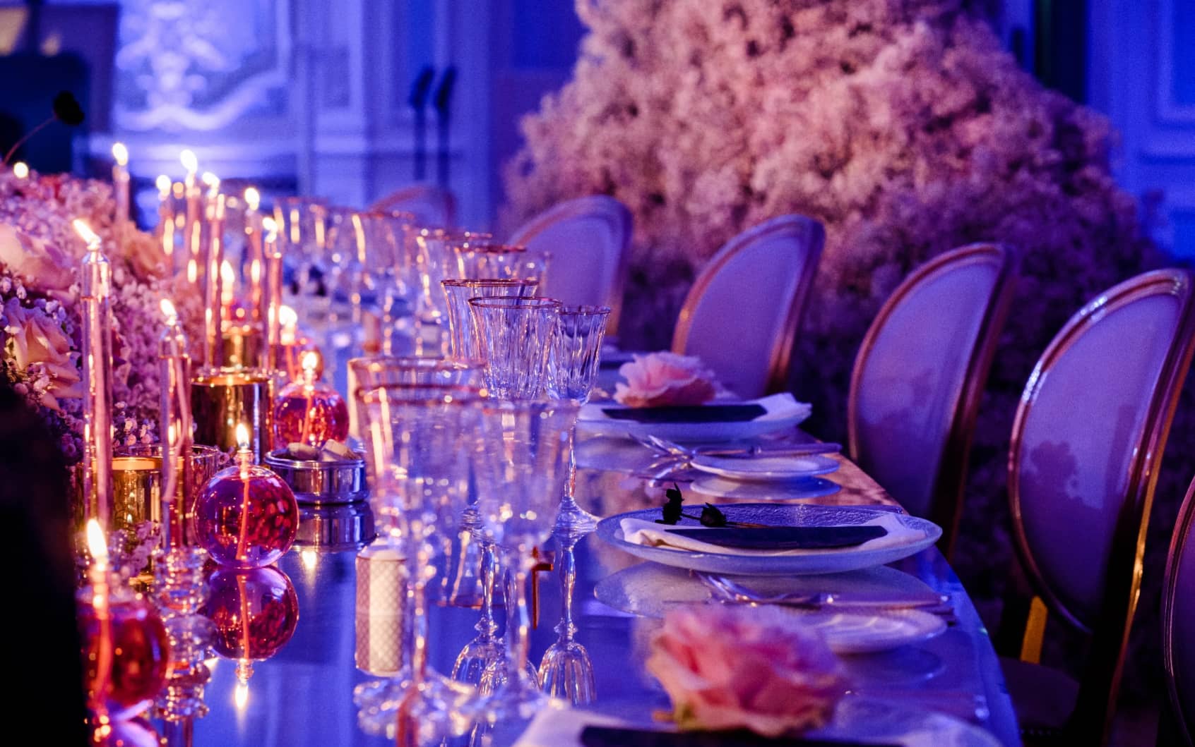 candlelit-table-setting